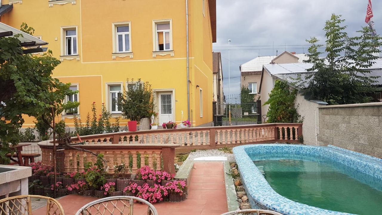 Penzion Duong Apartments Κάρλοβι Βάρι Εξωτερικό φωτογραφία